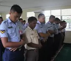 Personel Lanud Rsn Isi Ramadhan dengan Ibadah