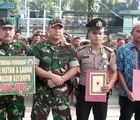 Tangkap Pembakar Lahan, Anggota TNI/Polri dan Warga Terima Penghargaan
