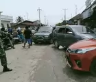 Babinsa Teratak Buluh Atasi Kemacetan Lalu Lintas