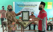 SMK NU 05 Kaliwungu Selatan Gelar PKK, Bantu Warga Produktif Setelah Pademi