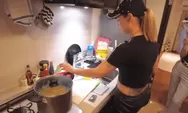 Maria Ozawa Bikin Soto Ayam, YouTuber Ini Malah Fokus Lihat Tato di Pinggul Menyembul Keluar
