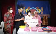 Menteri BUMN Bersama Petinggi PT Telkom Indonesia Melakukan Kunjungan ke Pelaku Seni Budaya di Papua