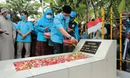 Memperingati Hari Pahlawan, Ketua Umum Partai Gelora Anis Matta Ziarah ke Makam Bung Tomo
