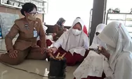 Ujian Praktik, Puluhan Siswa SD Batang Membatik Langsung di Pusat Kerajinan Batik Rifaiyah