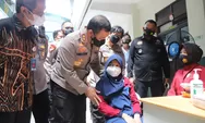 Begini Cara Kapolda Jateng Motivasi Anak saat Suntik Vaksin