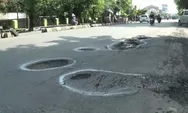 Hati-hati Melintas Pantura Kendal, Jalan Rusak Penuh Lubang