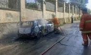 Mobil Daihatsu Ayla Merah Terbakar di Depok