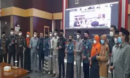 IPNU dan IPPNU Kota Bogor Kejutkan Anggota DPRD Kota Bogor dan Walikota Bogor Usai Sidang Paripurna