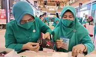  Ibu-Ibu Semangat Ikuti Lomba Hias Masker di Mal Ciputra