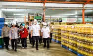 Pastikan Ketersediaan Minyak Goreng, Kapolri dan Mendag Sidak ke Pabrik