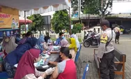 Belanja Sembako Sekaligus Vaksin Booster di Pasar Murah Patean