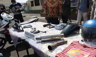 Tingkatkan Razia Saat Ramadhan, Puluhan Knalpot Bising dan Ratusan Botol Miras Disita Polisi