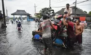 Semarang Banjir Rob Hari Ini, Warga Bikin Jasa Angkut Motor Rp 10 Ribu