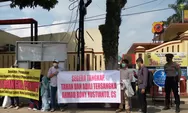 Merasa Ditipu Developer Perumahan, Warga Gelar Aksi Damai di Polres Bogor