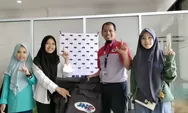 Dukung Gerakan Baca di Pelosok Negeri, JNE Pekanbaru Serahkan 10 TAs Literasi untuk Forum TBM Riau