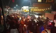 Jalan ke Puncak Bogor Macet Parah, Ada Ratusan Massa Lakukan Pawai Obor Peringatan 1 Muharam