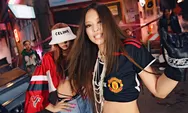 Jennie BLACKPINK Pakai Jersey MU di MV Pink Venom, Warganet: Apakah Pertanda Akan Ada Tsunami Trophy?