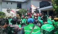 Tolak Kenaikan Harga BBM, Ratusan Ojol di Subang Gelar Aksi Unjukrasa di Depan Kantor DPRD