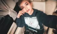 Kepergok dandan dan meniru gaya bunda corla, Rina Nose mengunggah di akun pribadi miliknya 