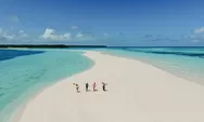 Gak Usah Travel ke Maldives, Indonesia Punya Wisata Pantai Ngurtavur, Permata Maluku yang Gak Kalah Indah!