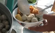 Kisah Inspiratif Riva Azqia Khaerunisa, Sang Penjual Bakso Instan Yang Paling Menggiurkan