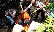 Tampak sesosok mayat di Kali Cinangneng Bogor, Polisi belum sebutkan penyebab kematiannya