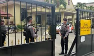 Penjagan pintu masuk di Mako Polresta Bogor Kota serta Polsek diperketat, efek bom bunuh diri di Bandung