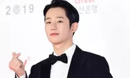 Tampannya Jung Hae In Saat Lakukan Pemotretan Majalah di Tepi Pantai Bali