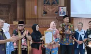 Bupati Klaten dan Camat Polanharjo terima Anugerah Prakarsa Inklusi dari Komisi Nasional Disabilitas Nasional
