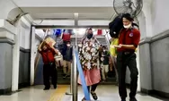 Stasiun PasarSenen Sediakan Layanan Porter Gratis Untuk Penumpang Berkebutuhan Khusus