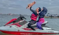 Haduh demi konten YouTube Ria Ricis ajak bermain jet ski bersama anaknya tanpa pengaman 