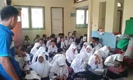 Tergenang Lumpur, Pelajar SMPN 9 Batang Gelar Kegiatan Belajar Mengajar di Musala