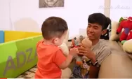 Lucunya Tiko menjaga anak kecil, baby Adzam anak Nathalie Holscher: Ini yang pertama kalinya aku jaga anak...