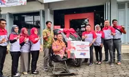 Jadi Motivasi Banyak Orang, Guru Difabel di SLBN Batang Dapat Sepeda Motor Listrik Roda Tiga Dari JNE 