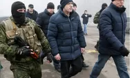 Detik-detik Rusia Ukraina bertukar lusinan tawanan perang usai mediasi UEA