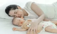 5 Manfaat Menyanyikan Lagu Pengantar Tidur untuk Bayi, Para Orang Tua Wajib Coba!