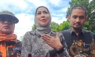 Venna Melinda didampingi srikandi Pemuda Pancasila dan Kuasa Hukum tampak hadiri sidang mediasi
