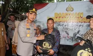 Polda Metro Bagikan 7.500 Paket Bansos dari Kapolri ke 10 Titik