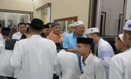 Syah Afandin Sholat Terawih Bersama Santri Ulumul Qur'an