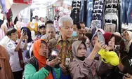 Sidak ke Pasar Johar Semarang, Ganjar Pranowo Pastikan Harga Bahan Pokok Jelang Lebaran Stabil