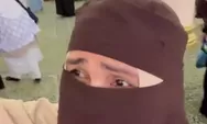 Isa Zega umroh memakai baju wanita padahal transgender alias LGBT, netizen: Kasian wanita yang punya wudhu