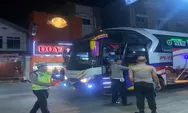 Setega Itu, Seorang Kakek  Diturunkan Dari Bus, Diselamatkan Kapolsekta Kotapinang 