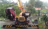 Bangkai Bus Masuk Jurang di Guci Tegal Berhasil Dievakuasi, Terkendala Hujan Gagal 2 Kali