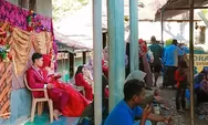 Pengantin Duduk di Kursi Plastik, Netizen Puji Resepsi Pernikahan Sederhana yang Viral: Penting Sah