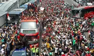 Sambut Atlet SEA Games 2023, Lautan Manusia Penuhi Jalanan Protokol Jakarta