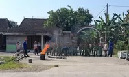 Cegah Kebakaran, Linmas dan Pemdes Mojo Diajari Damkar