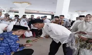 Bupati Labusel Edimin Upah Upah  263 Jamaah Calon Haji 
