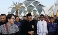 Salat Subuh Berjamaah, Ustadz Abdul Somad Kunjungi Galeri Rasulullah Masjid Al Jabbar Bandung