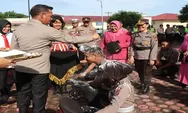 AKBP Jose DC Fernandes Siram Personil Batubara Dengan Tepung Dapat Tepukan