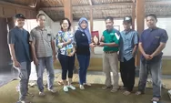 Tim PkM UMBY dampingi pengurus Kampung Sawah Durimanis studi banding ke Desa Wisata Brayut Sleman